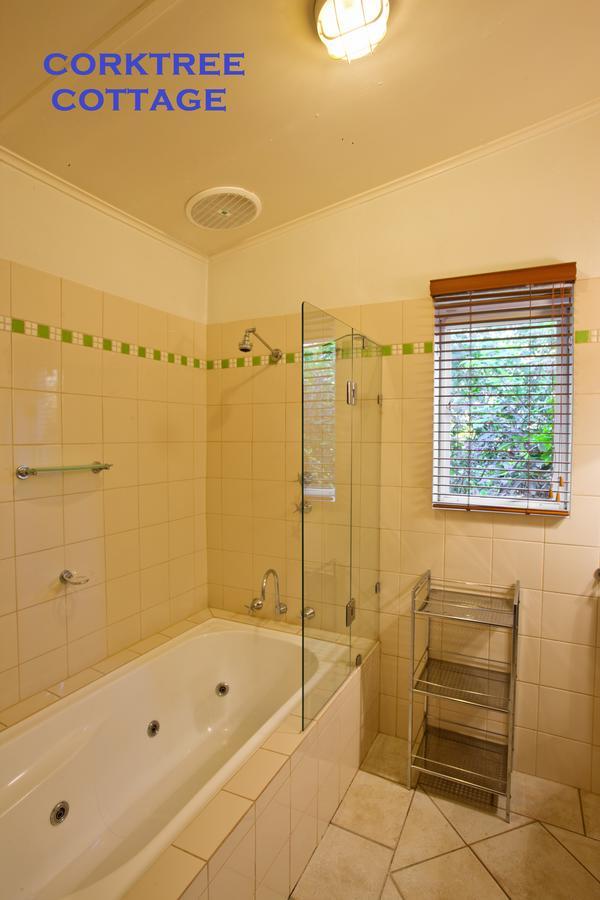 Crafers Cottages Adelaide Bagian luar foto
